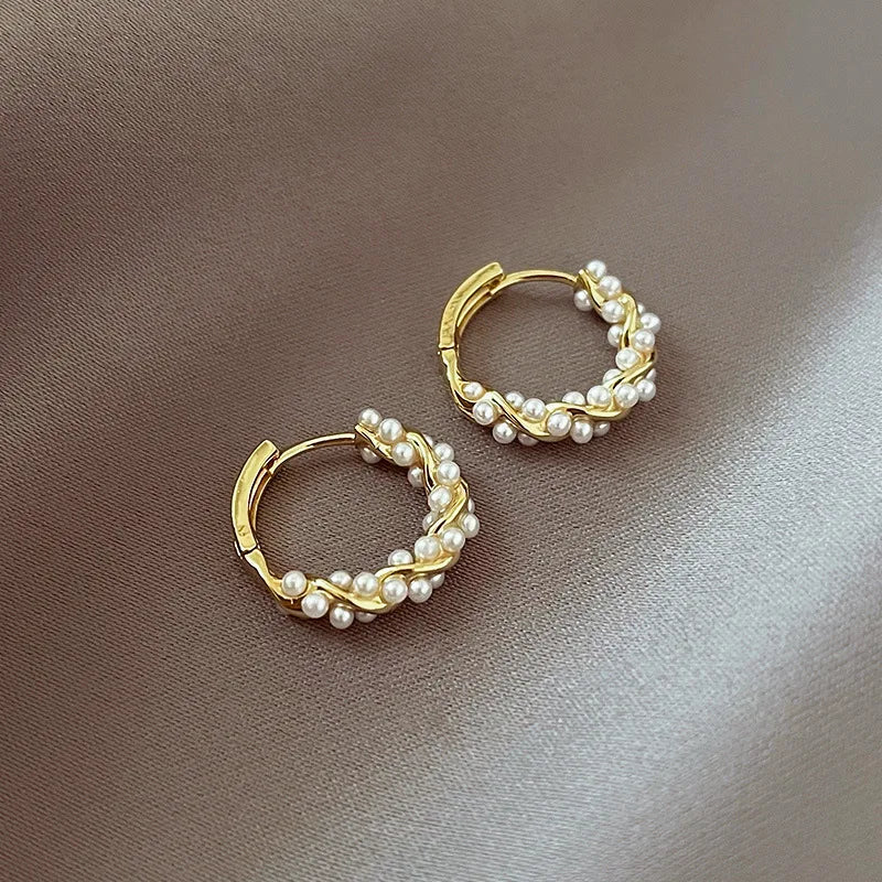 Lavi Simple Temperament Circle Pearl Earrings